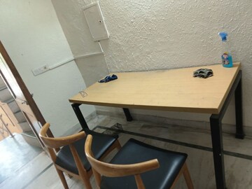  2 BHK Builder Floor at Dlf City Phase 3 – for Rent