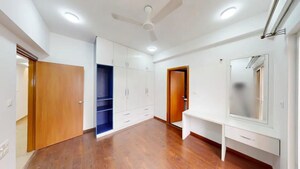 Room in 4 BHK Apartment at Yeshwanthpur – for Sale