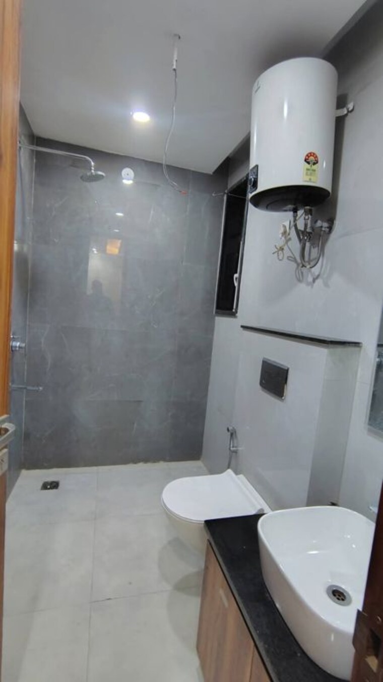 Bathroom, saket 1 Bedroom 450 Sq.Ft. Builder Floor In Saket Delhi 10072866