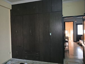 Furnished Amenities in 3 BHK Apartment at Jungpura Extension – for Rent