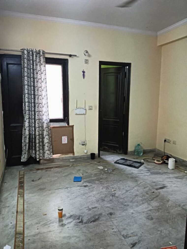 Room, jungpura extension 3 Bedroom 200 Sq.Yd. Apartment In Jungpura Extension Delhi 10072868