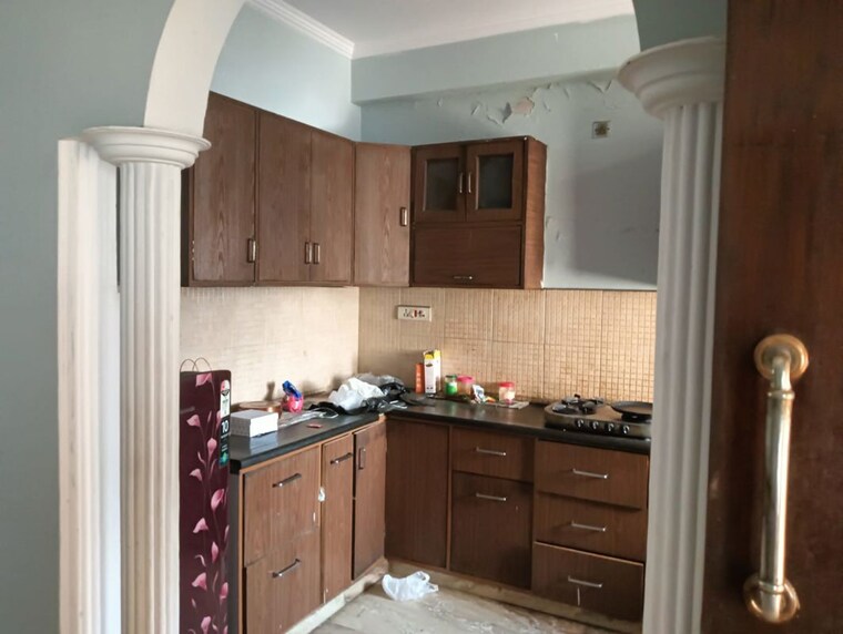 Kitchen, jungpura extension 3 Bedroom 200 Sq.Yd. Apartment In Jungpura Extension Delhi 10072868