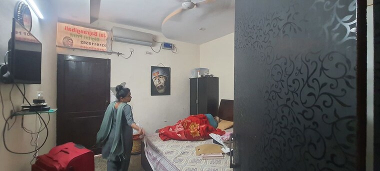 Bedroom, sector 8 2.5 Bedroom 160 Sq.Yd. Independent House In Sector 8 Faridabad 10072918