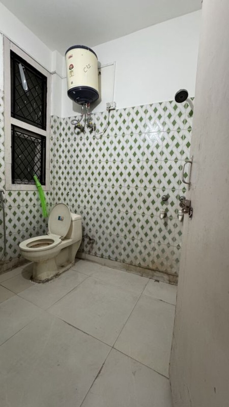 Bathroom, palm-residency-chhatarpur 2 Bedroom 1000 Sq.Ft. Apartment In Chattarpur Delhi 10072911