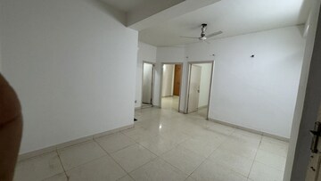 Room in 2 BHK Apartment at Palm Residency Chhatarpur, Chattarpur – for Rent