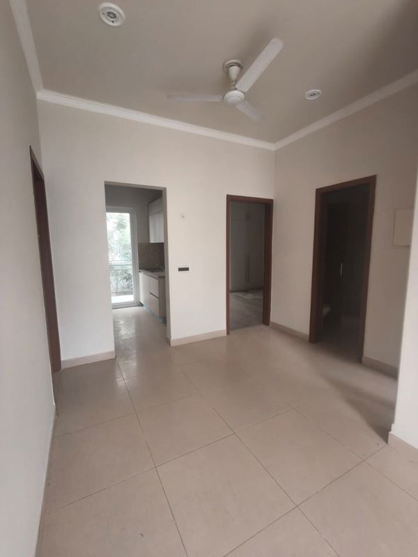 3 BHK + Servant Room Apartment For Rent in Silverglades The Melia