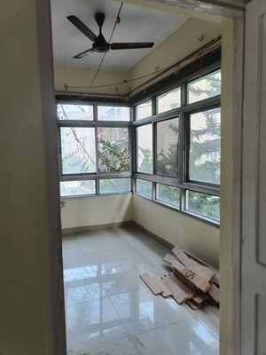 Room in 3 BHK Apartment at Vasundhara Enclave – for Sale