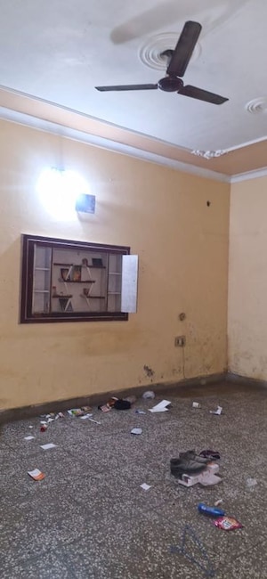 Room in 3 BHK Independent House at Sector 8 – for Rent