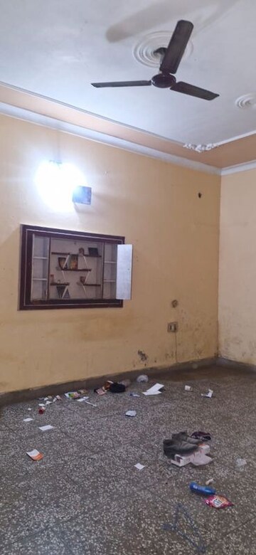 Room in 3 BHK Independent House at Sector 8 – for Rent