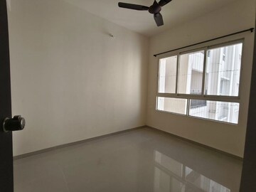 Room in 1 BHK Apartment at Puranik Abitante, Bavdhan – for Rent