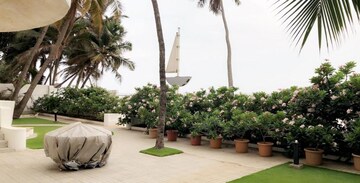 6 BHK Villa – Garden View at Juhu - for Sale