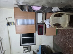 Master Bedroom in 2 BHK Apartment at Eff Jumbo Darshan CHS, Andheri East – for Rent