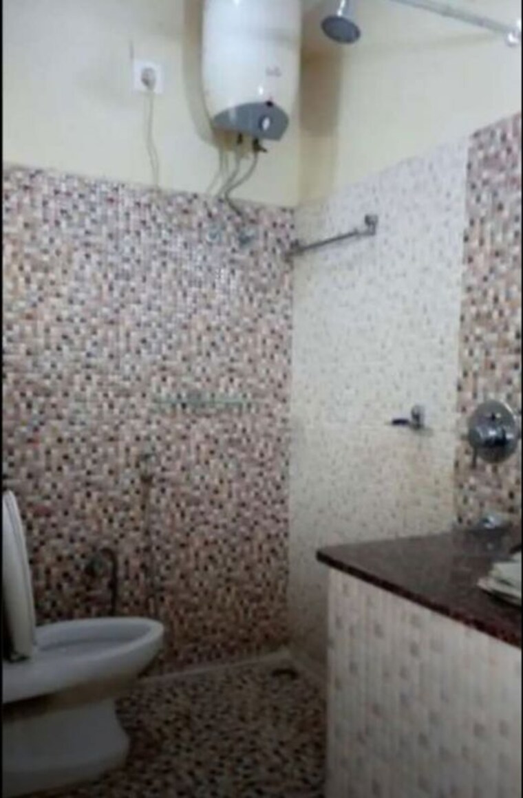 Bathroom, niralanagar 2 Bedroom 1000 Sq.Ft. Builder Floor In Niralanagar Lucknow 10073076