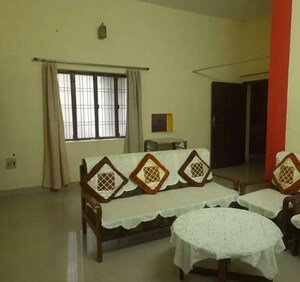 Bedroom in 2 BHK Builder Floor at Niralanagar – for Rent