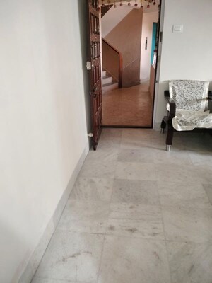 Room in 2 BHK Apartment at Rajdeep CHS Naupada, Naupada – for Rent