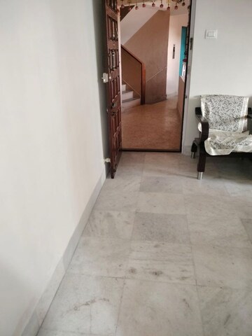 Room in 2 BHK Apartment at Rajdeep CHS Naupada, Naupada – for Rent