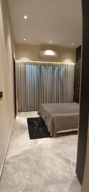 Team Area in 3 BHK Apartment at Hiranandani Heritage Tower, Powai – for Rent