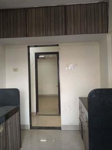 Room in 2 BHK Apartment at Vardhman Gardens, Balkum Pada – for Rent