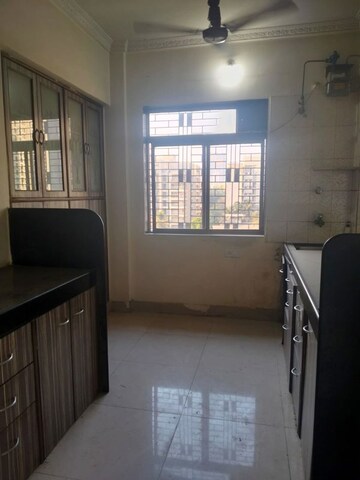 Room in 2 BHK Apartment at Vardhman Gardens, Balkum Pada – for Rent