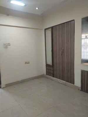 Room in 2 BHK Apartment at Vardhman Gardens, Balkum Pada – for Rent