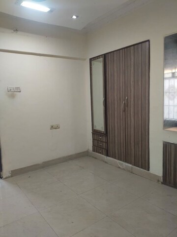 Room in 2 BHK Apartment at Vardhman Gardens, Balkum Pada – for Rent