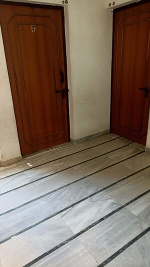 Room in 1 BHK Villa at Shyamal – for Rent