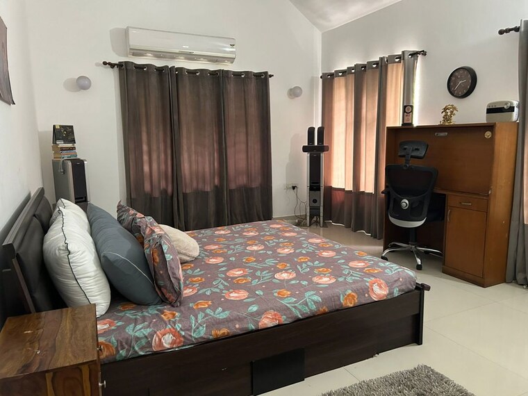Bedroom, shri ram colony 4 Bedroom 4000 Sq.Ft. Villa In Shri Ram Colony Bhopal 10073175