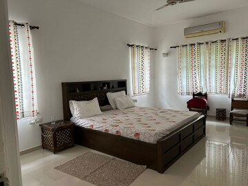Bedroom in 4 BHK Villa at Shri Ram Colony – for Rent