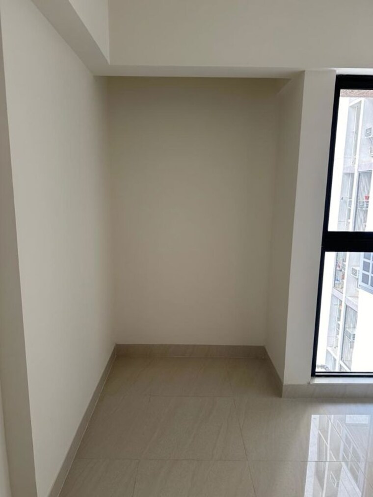 Room, lodha-crown-quality-homes 1 Bedroom 317 Sq.Ft. Apartment In Majiwada Thane 10073265