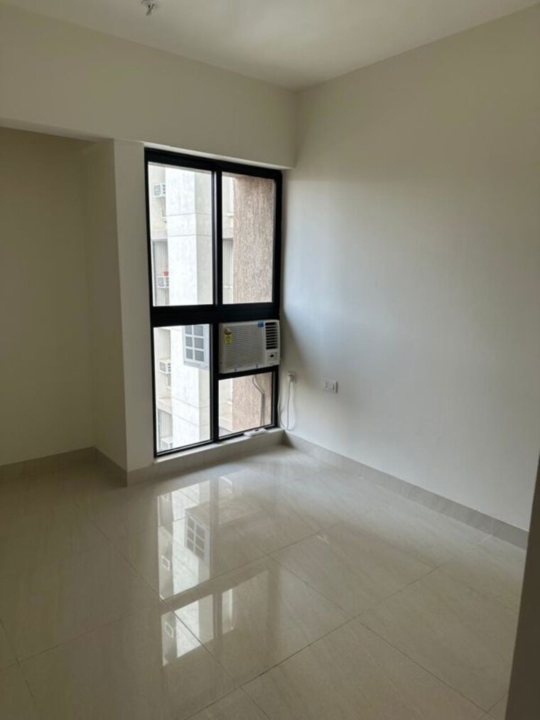 Room, lodha-crown-quality-homes 1 Bedroom 317 Sq.Ft. Apartment In Majiwada Thane 10073265