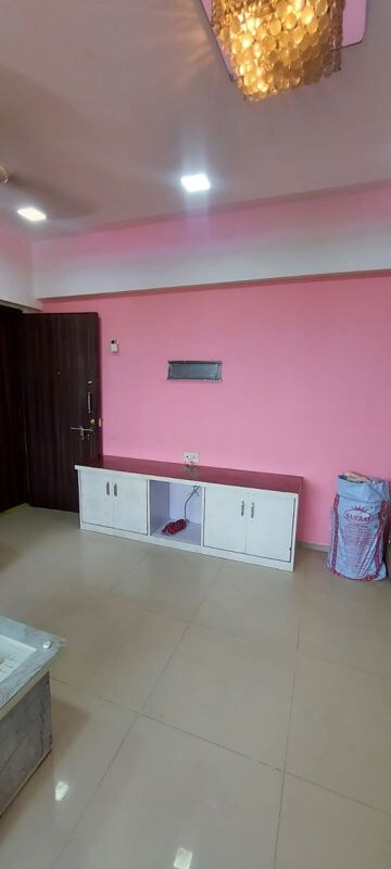 Furnished Amenities in 2 BHK Apartment at Suncity Complex, Powai – for Rent