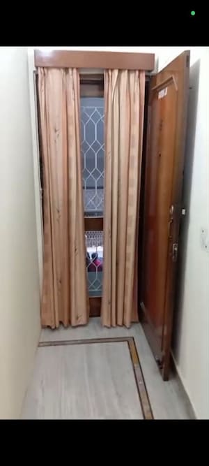 Furnished Amenities in 2 BHK Builder Floor at Malviya Nagar – for Rent