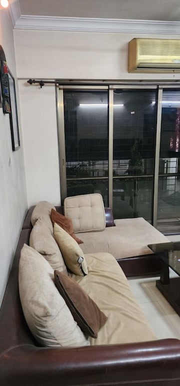 Bedroom in 2 BHK Apartment at Powai – for Rent