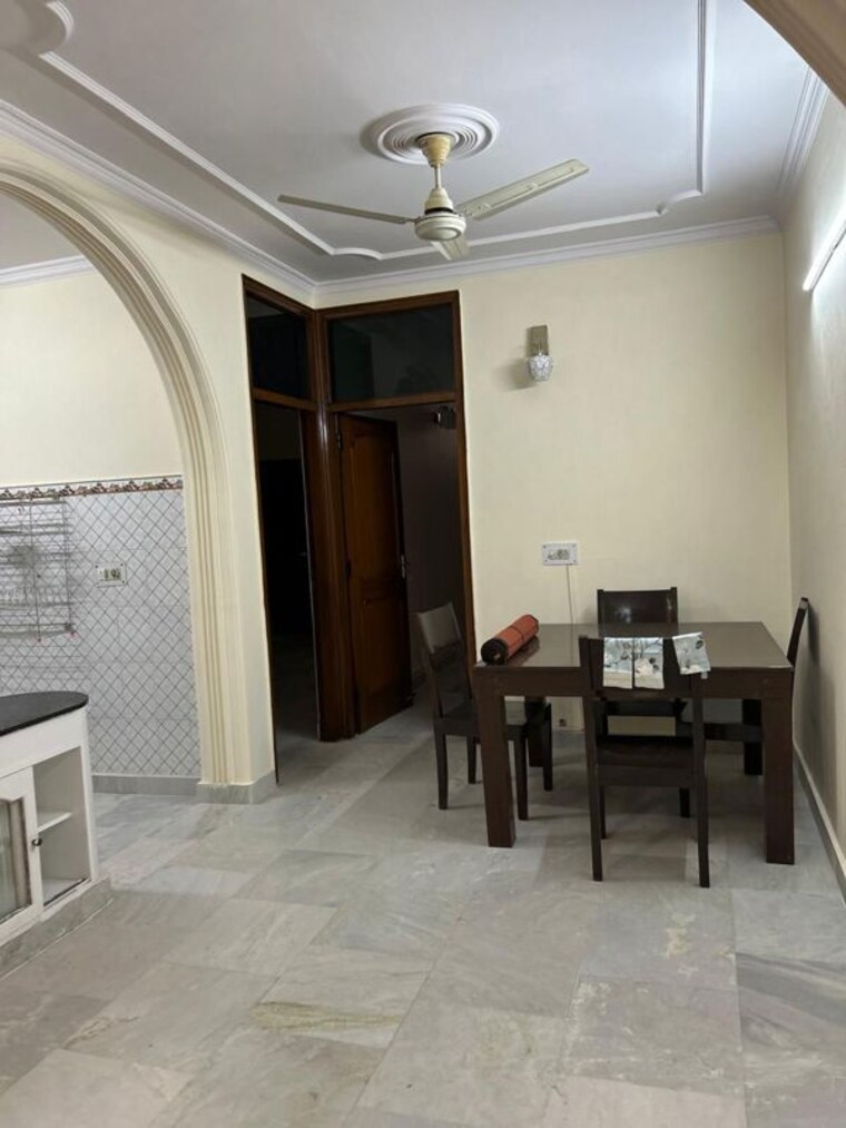 Team Area, east of kailash 3 Bedroom 140 Sq.Yd. Builder Floor In East Of Kailash Delhi 10073273