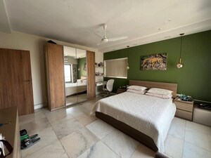 Bedroom in 4 BHK Apartment at Satellite Sesen, Nepean Sea Road – for Rent