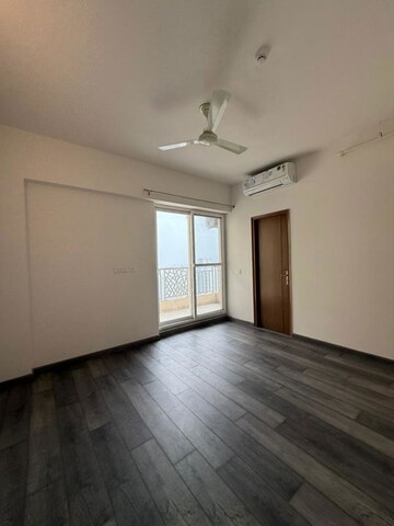 Room in 3 BHK Apartment at Mahagun Marvella, Sector 78 – for Rent