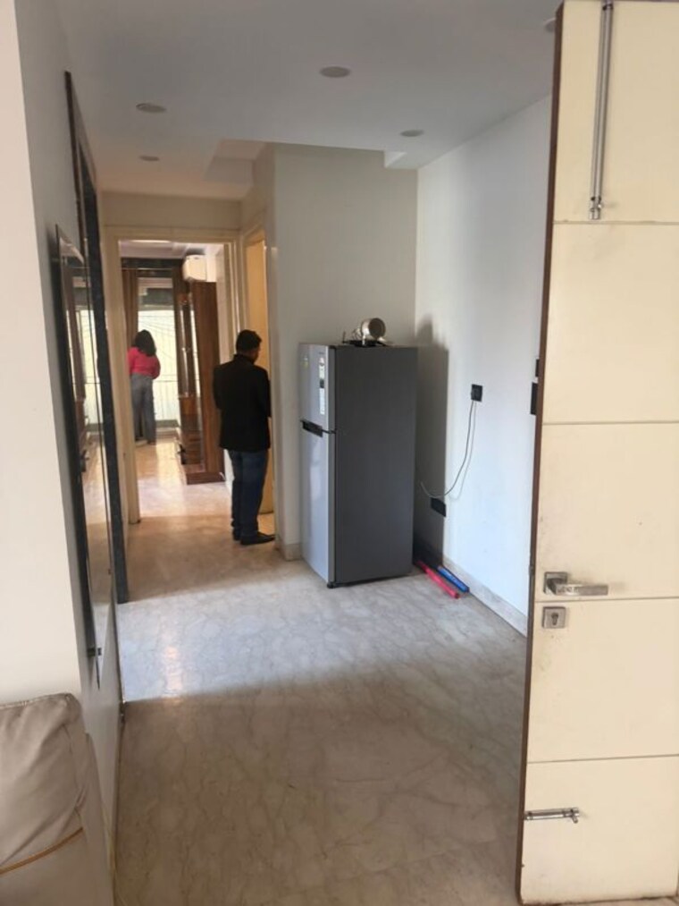 Room, shivalik colony 1 RK 2000 Sq.Ft. Builder Floor In Shivalik Colony Delhi 10073386