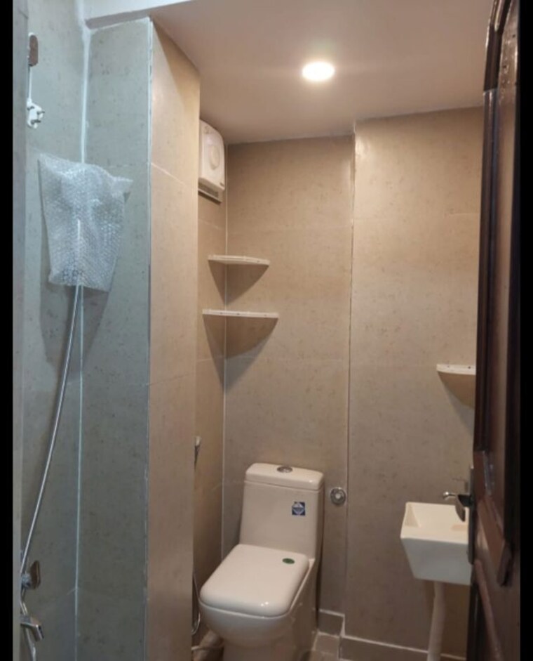 Bathroom, malviya nagar 1 Bedroom 500 Sq.Ft. Builder Floor In Malviya Nagar Delhi 10073392