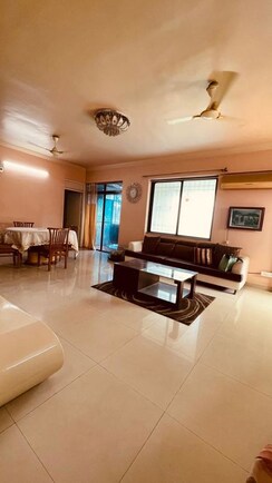 4 BHK + Extra Room Apartment For Sale in Windsor Avenue
