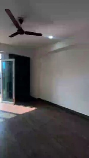 Room in 2.5 BHK Apartment at Gaur City 4th Avenue, Sector 4 Greater Noida – for Sale