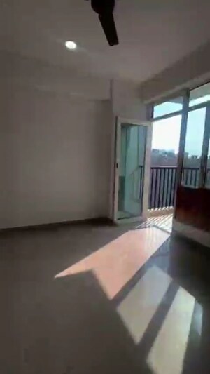 Room in 2.5 BHK Apartment at Gaur City 4th Avenue, Sector 4 Greater Noida – for Sale