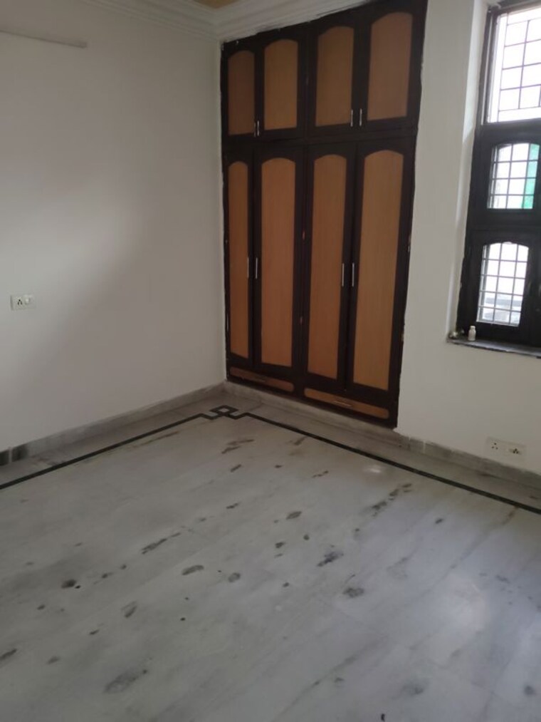 Room, sector 9 3 Bedroom 2350 Sq.Ft. Independent House In Sector 9 Gurgaon 10073448