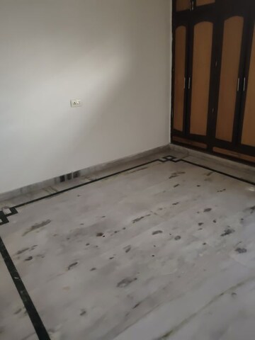 Room in 3 BHK Independent House at Sector 9 – for Rent