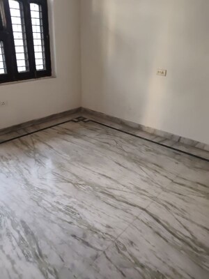 Room in 3 BHK Independent House at Sector 9 – for Rent