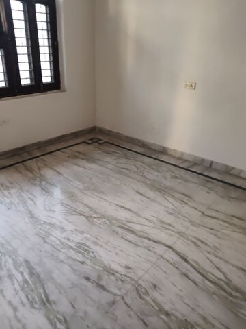 Room in 3 BHK Independent House at Sector 9 – for Rent