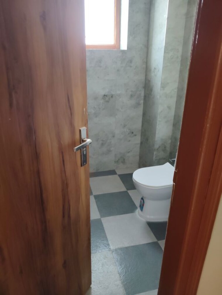 Bathroom, sector 9 3 Bedroom 2350 Sq.Ft. Independent House In Sector 9 Gurgaon 10073448