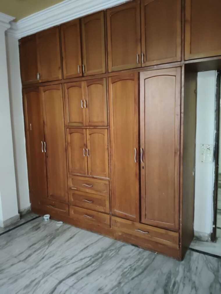 Room, sector 9 3 Bedroom 2350 Sq.Ft. Independent House In Sector 9 Gurgaon 10073448