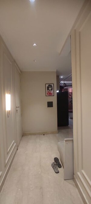 Bedroom in 3 BHK Builder Floor at Safdarjung Enclave – for Rent