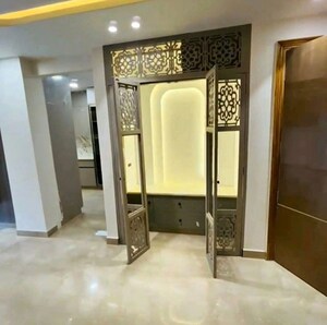 Room in 2 BHK Apartment at Sector 21 – for Rent