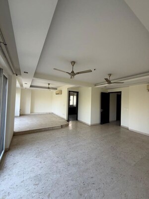 Room in 4 BHK Builder Floor at New Friends Colony – for Rent